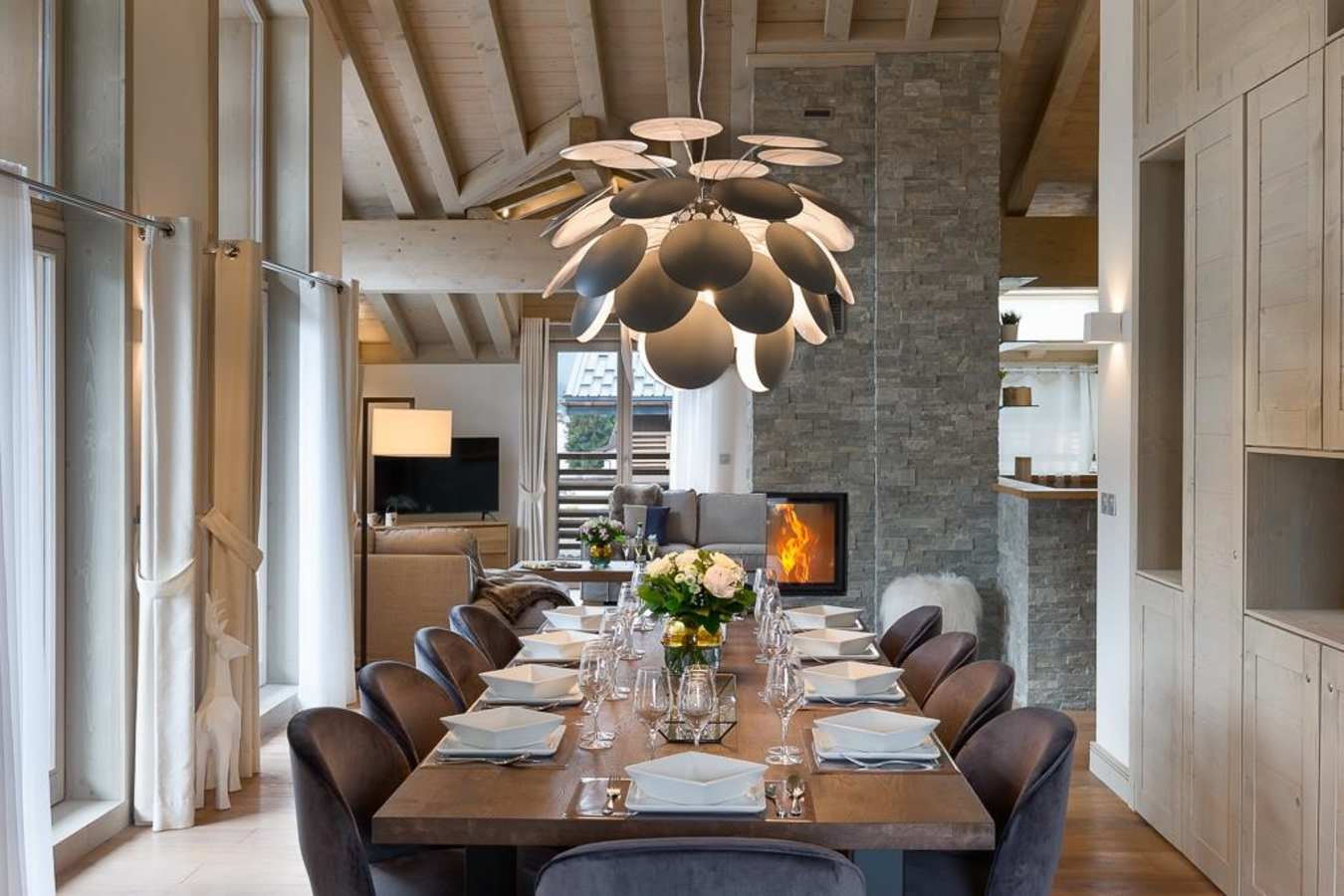 Manali Lodge - Apartment Dining Room 