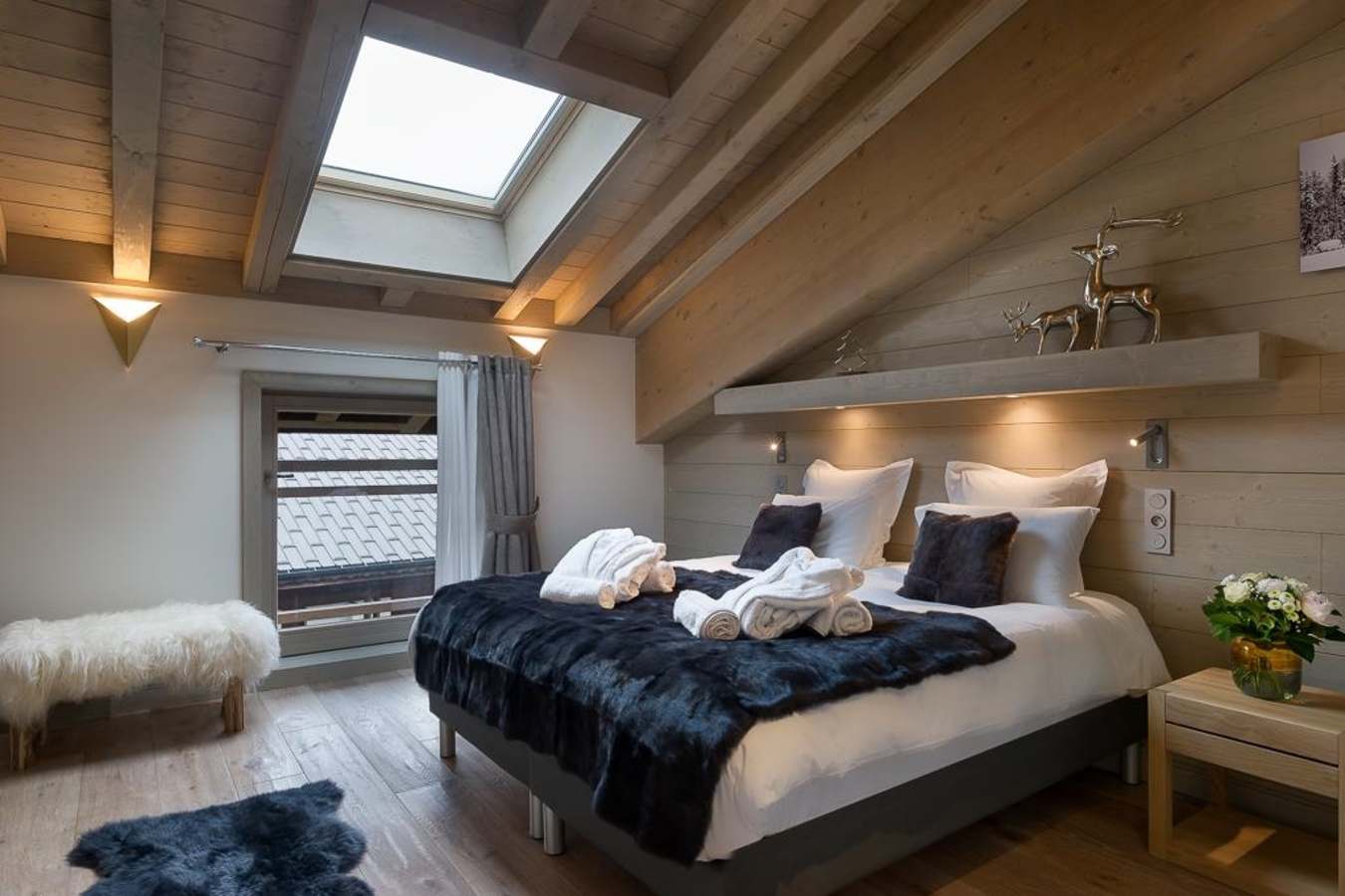 Manali Lodge - Double Bedroom 