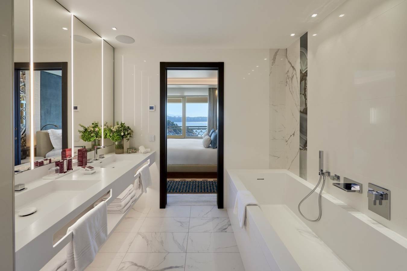 Diamond Suite Bathroom
