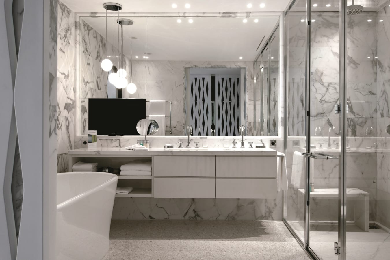 Simple Suite Bathroom