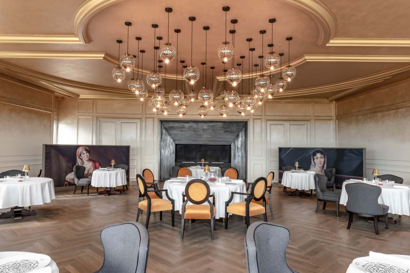 Le Royal Restaurant - Royal Champagne Hotel