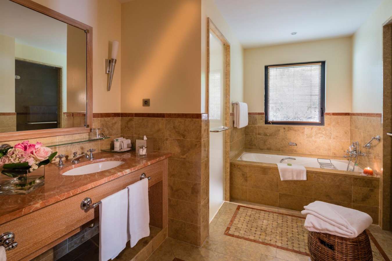 Suite bathroom - Terre Blanche Hotel Spa Golf Resort