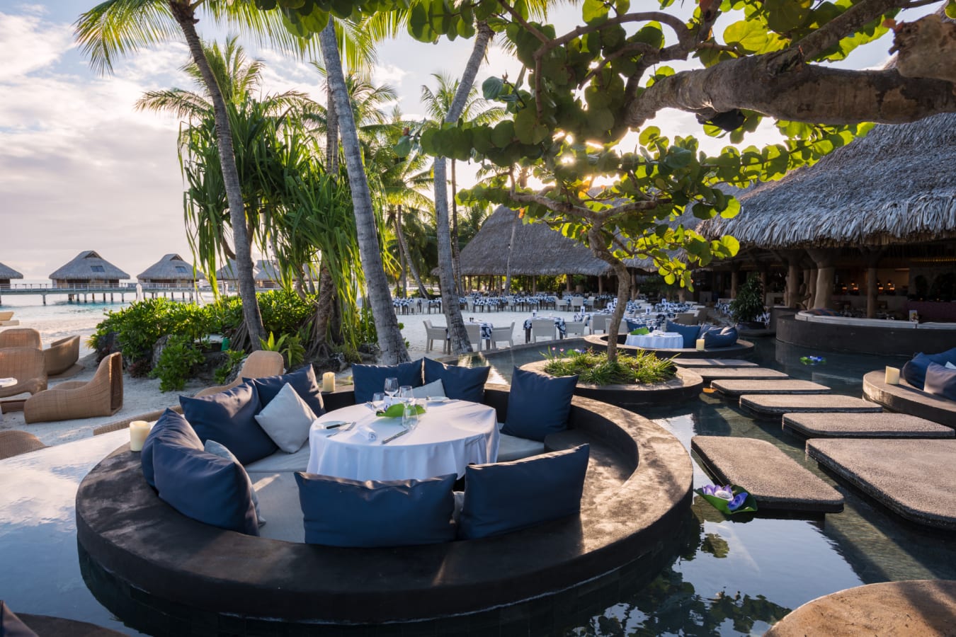 Conrad Bora Bora Nui Beach Bar