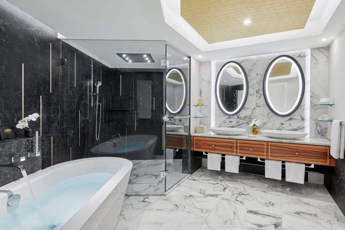 deluxe bathroom