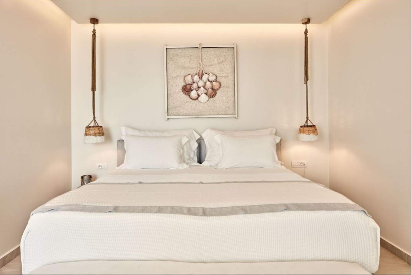 18 Grapes - Comfort Room 