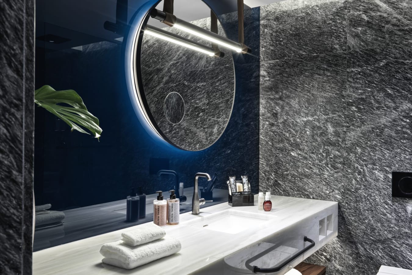 Athens Capital Hotel - Bathroom Junior Suite 