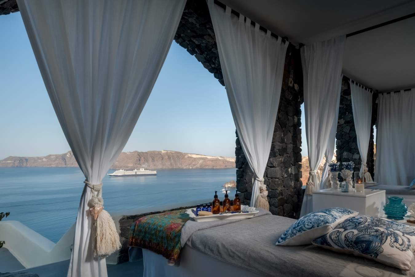 Spa with a view - Canaves Oia Suites