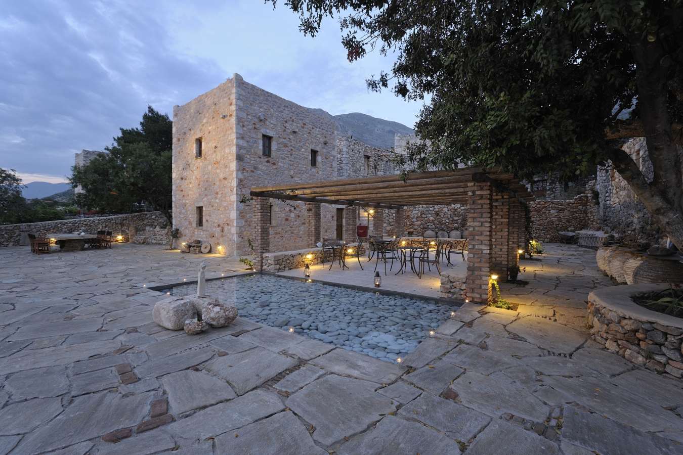 Exterior at dusk - Citta dei Nicliani