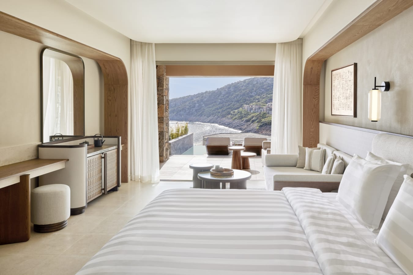 The CollectionSuiteJuniorPoolBedroom