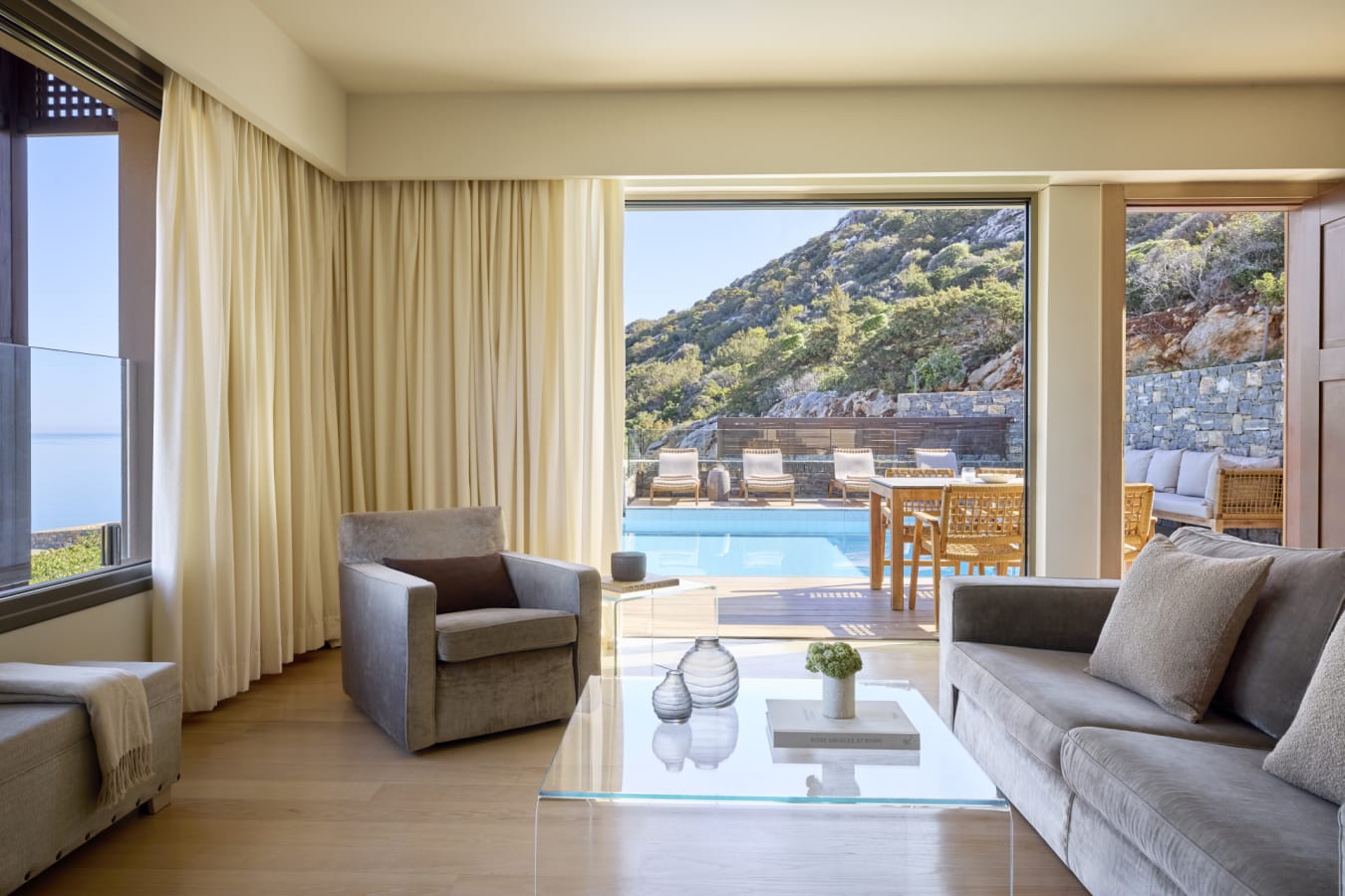 DCVillaThreeBedroomLivingRoom 