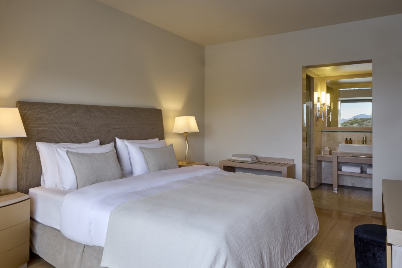 DCVillaTwoBedroomBedroom 