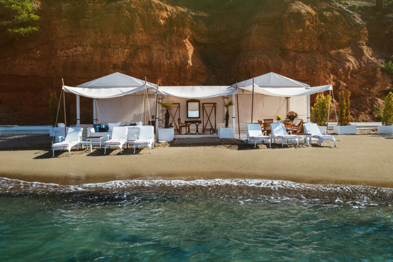 Royal Beach Cabana 