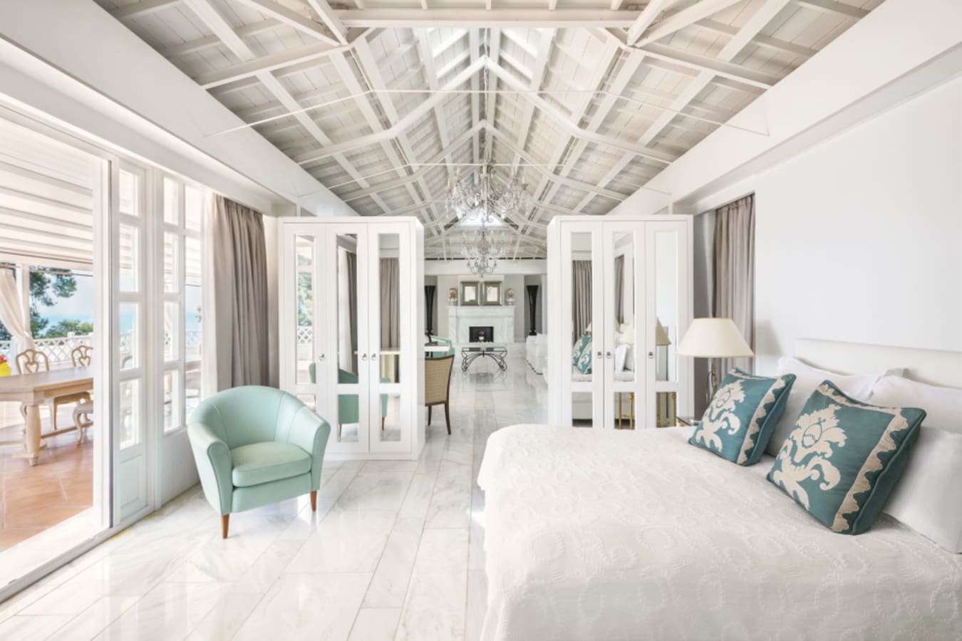 Seafront Peanthouse Suite 