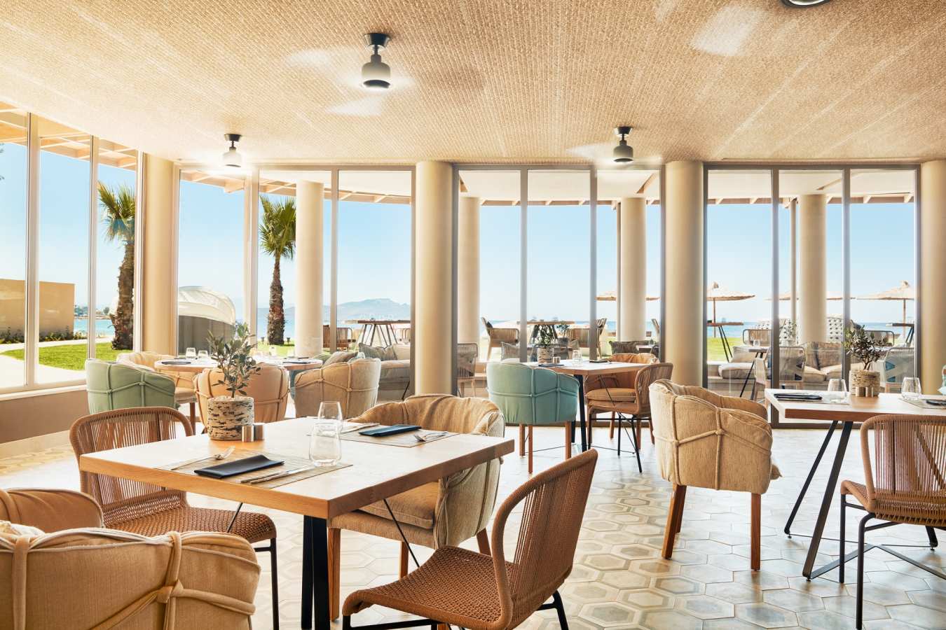 Zeen Restaurant - Domes Noruz