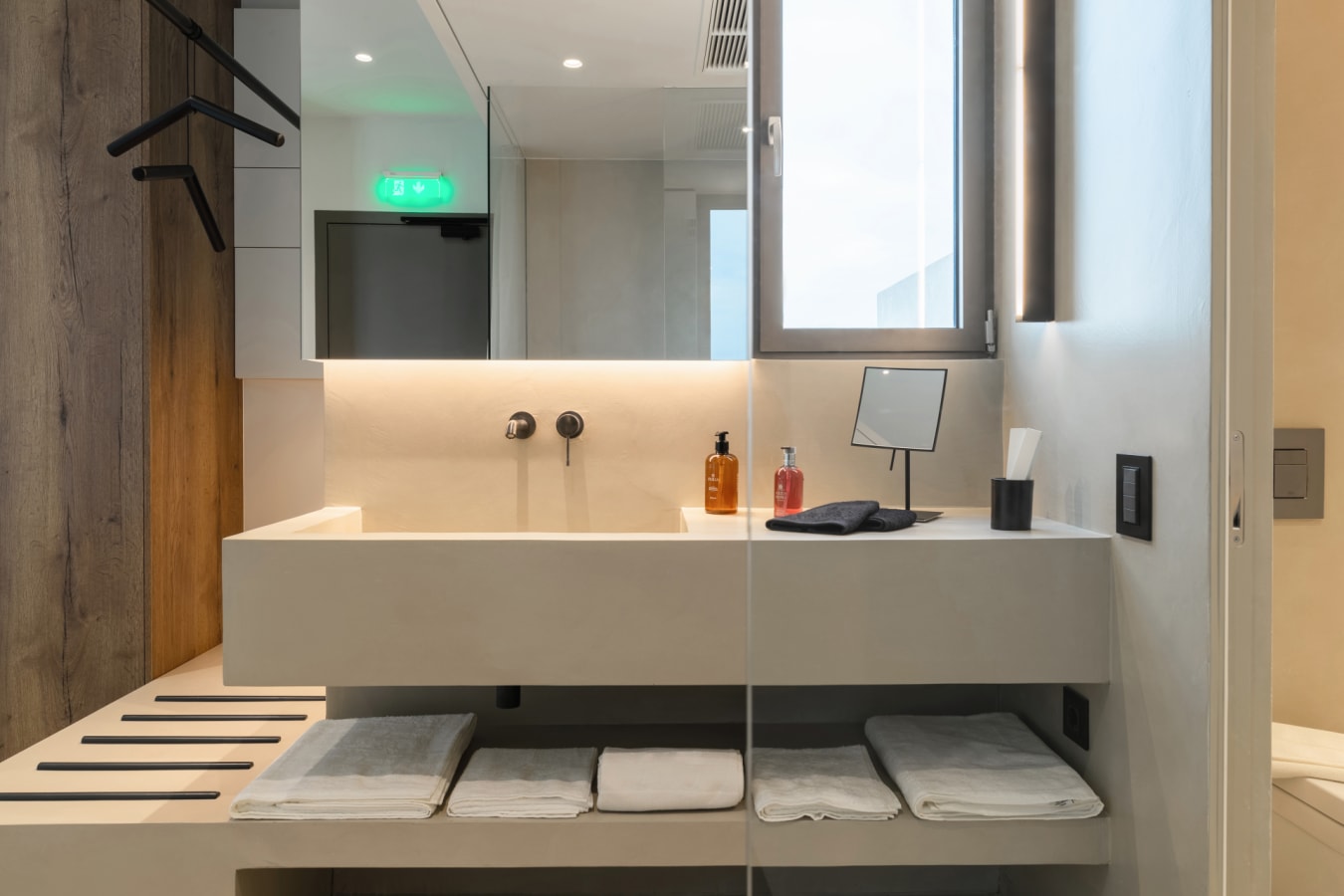 Superior Suite Bathroom 