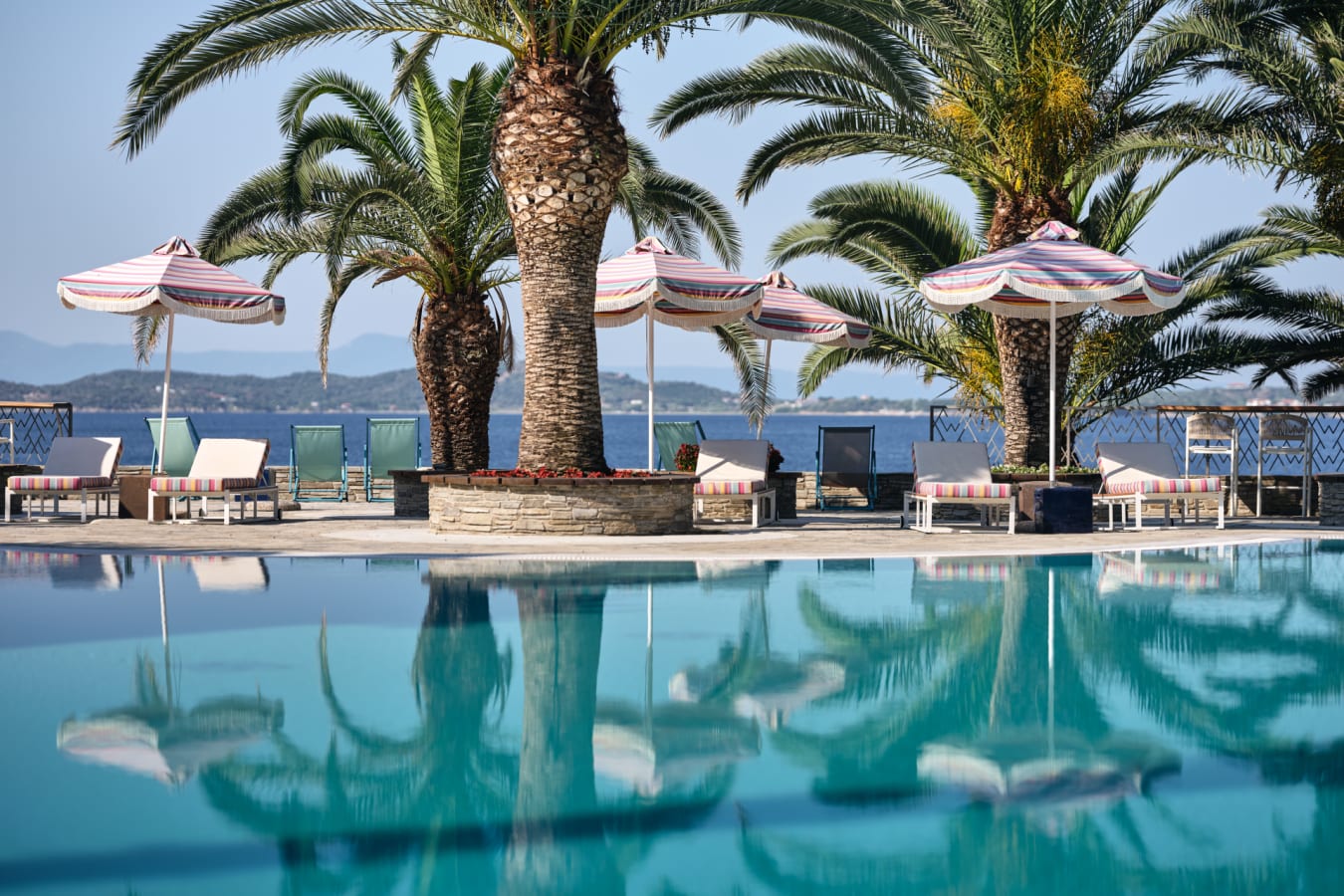 Eagles Palace Outdoor Poo