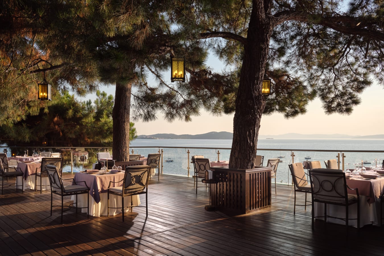 Eagles Resort Kamares Restaurant