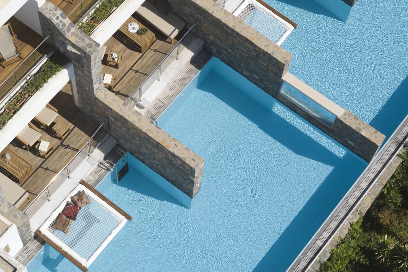 Collection Suite Pool