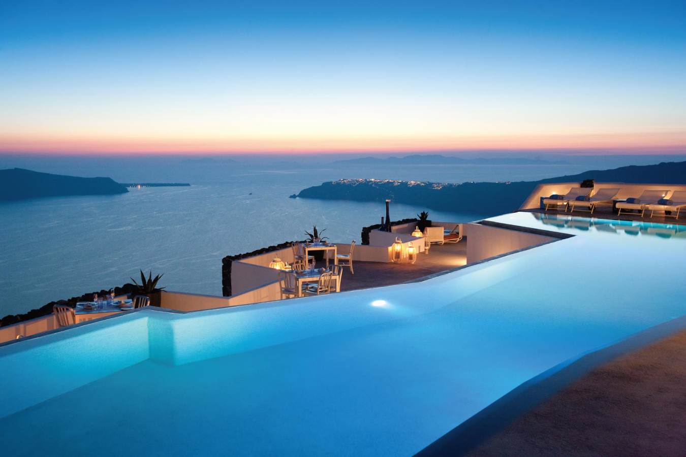 Infinity pool - Grace Santorini