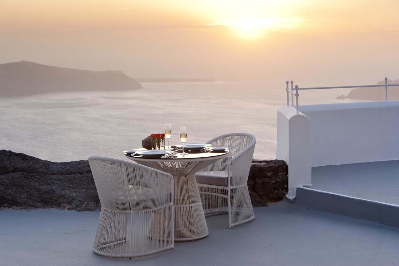 Sunset dining - Grace Santorini
