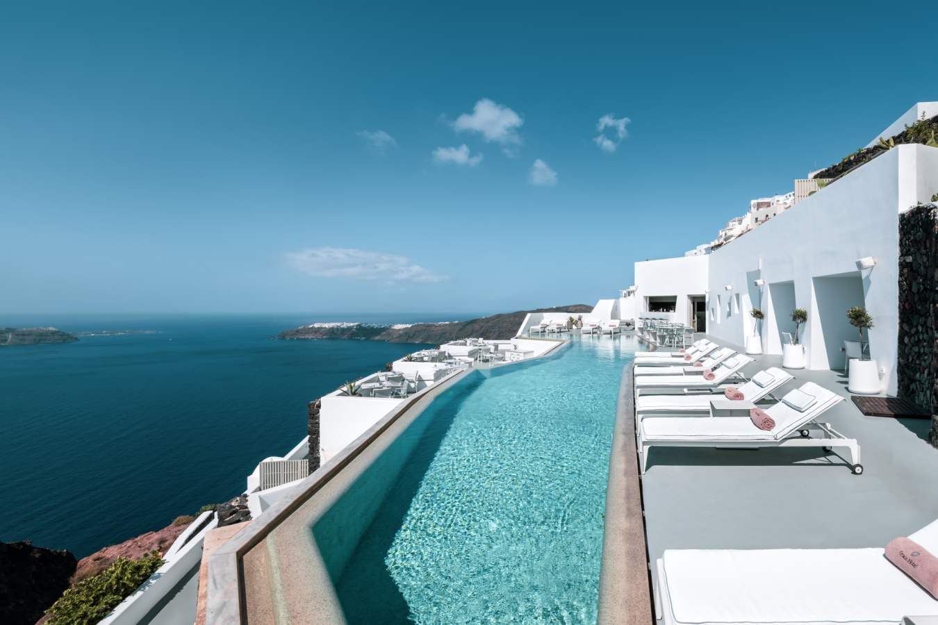 Infinity pool - Grace Santorini