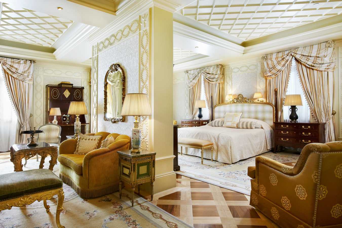Royal Suite bedroom - Hotel Grande Bretagne