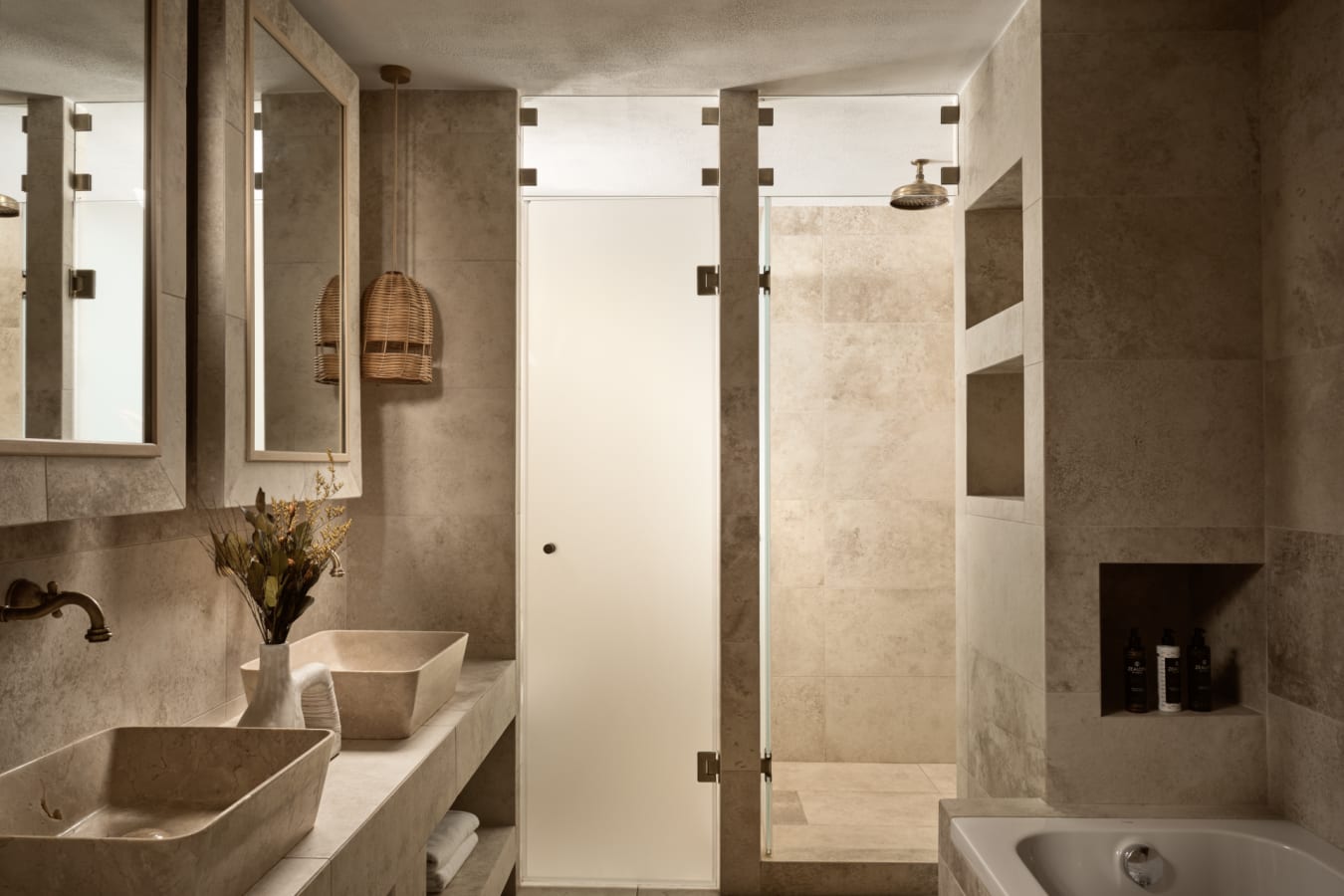 Spa suite bathroom