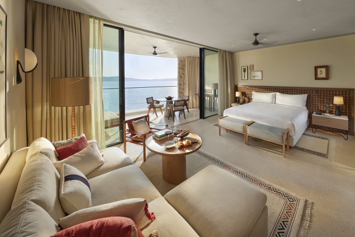 Deluxe Bay View Junior Suite Open Space