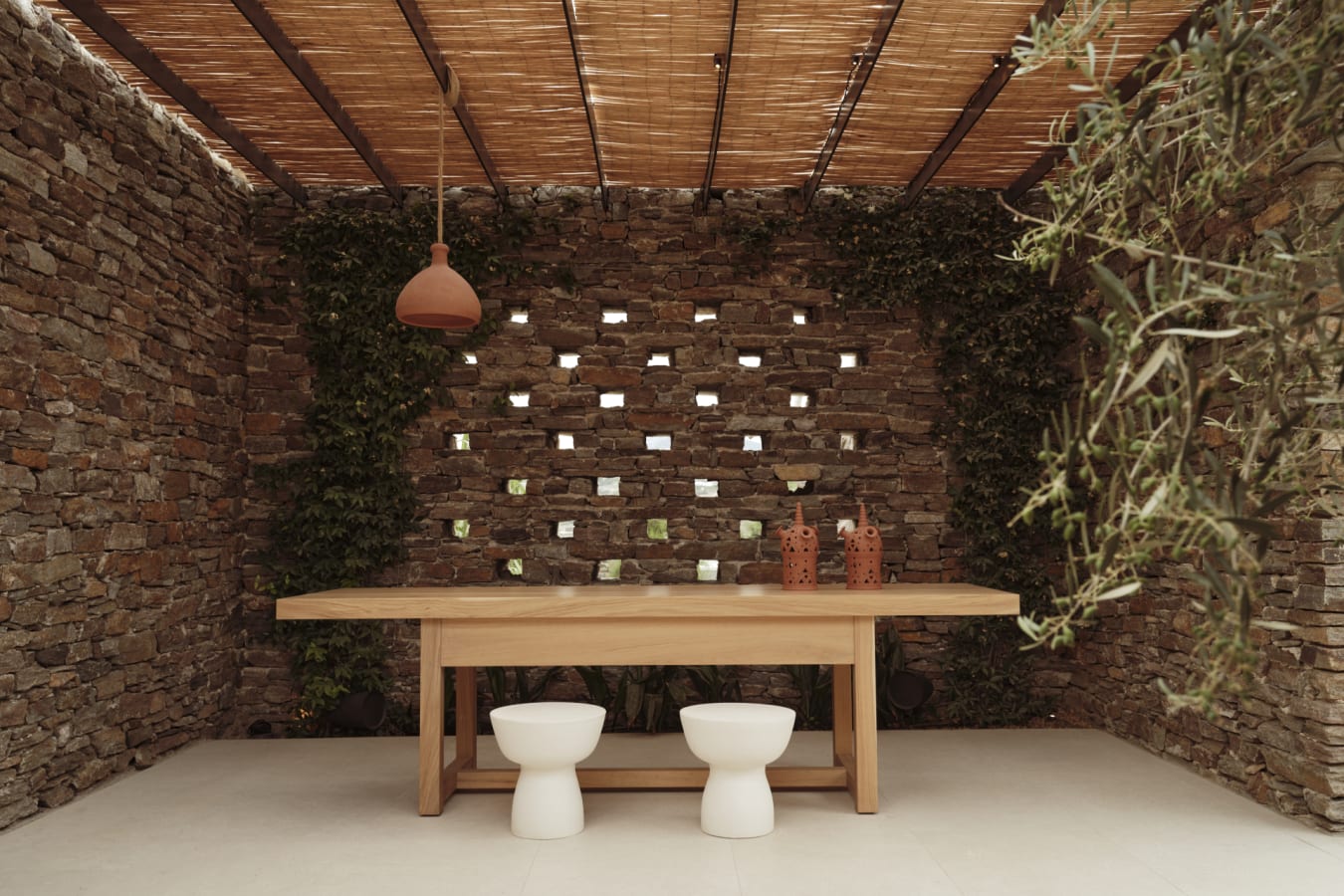 Oustise table