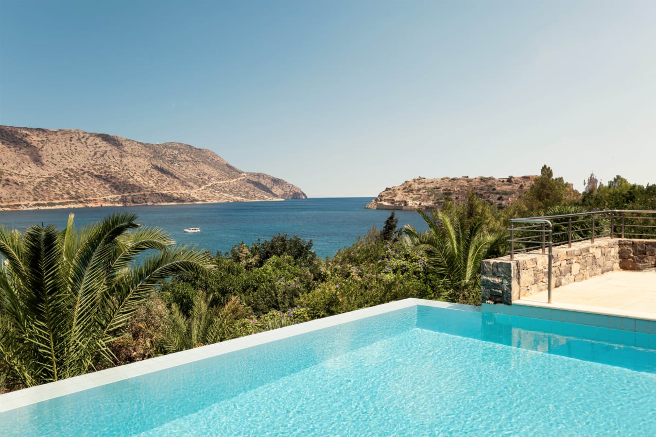 Island Suite Private Heated Pool