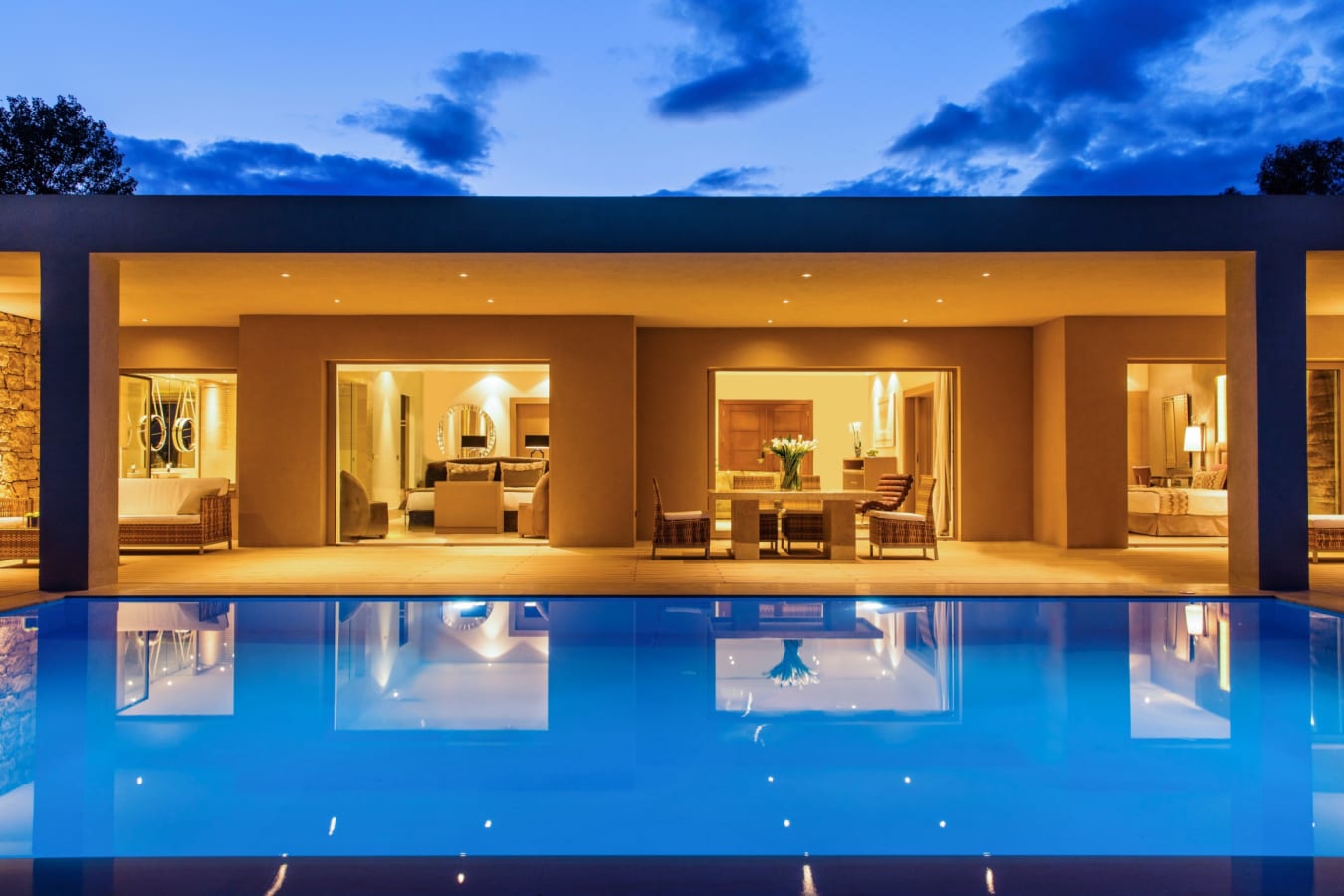 Three-Bedroom Deluxe Suite Private Pool Outside