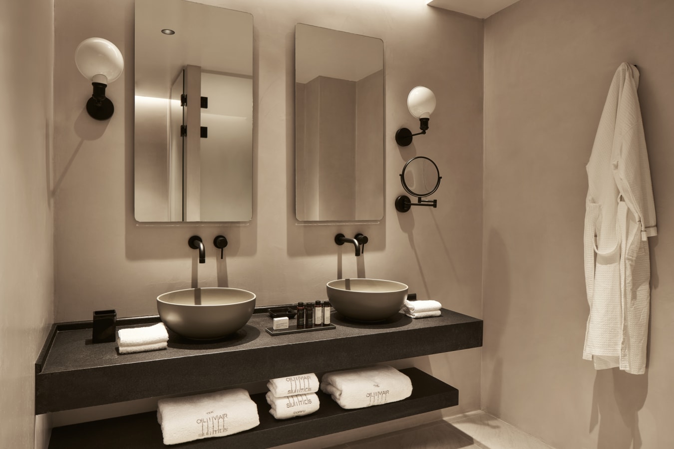 Junior Suite Private Pool Bathroom