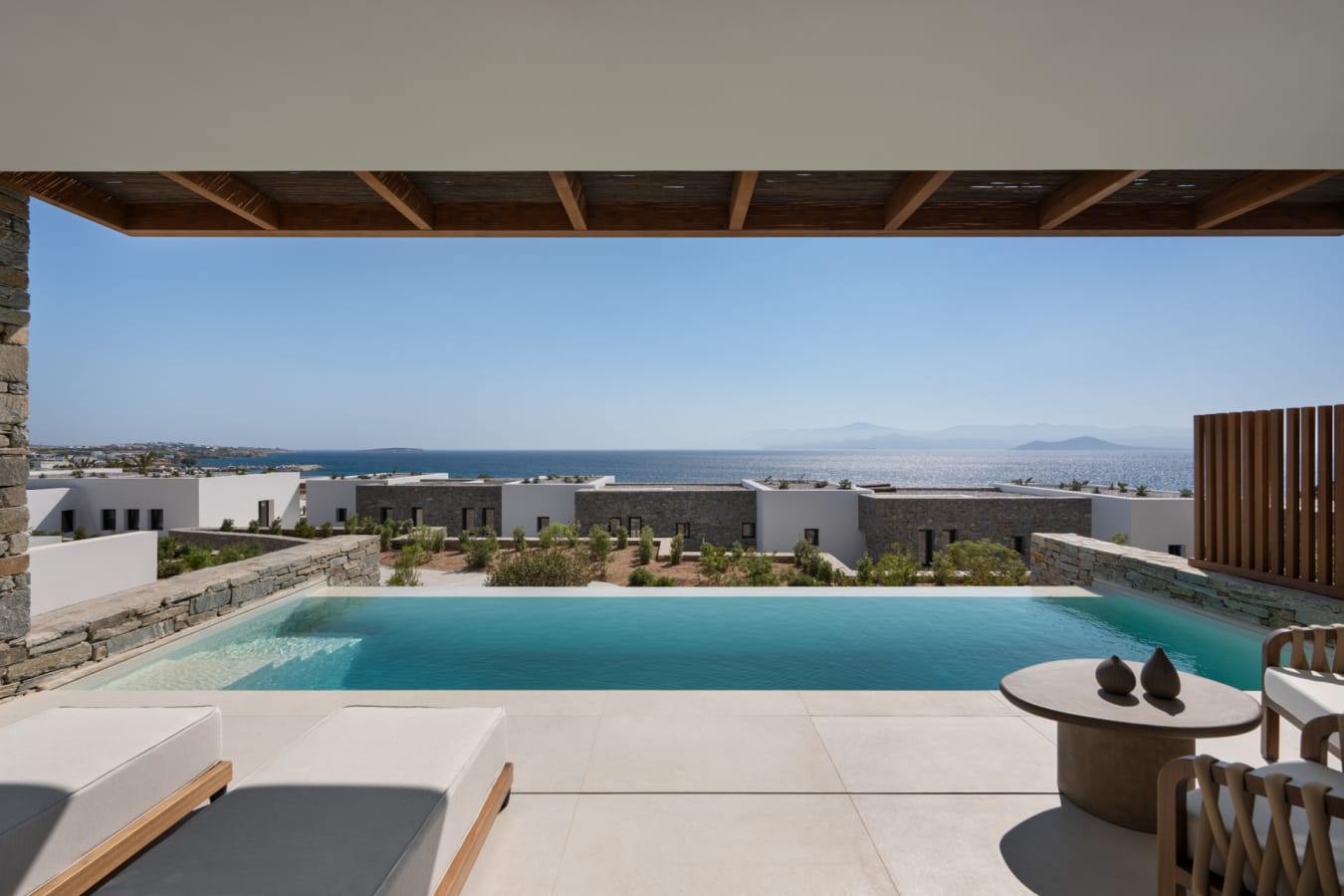 pool suite