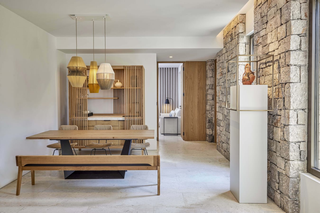 Beachfront Infinity Villadining area
