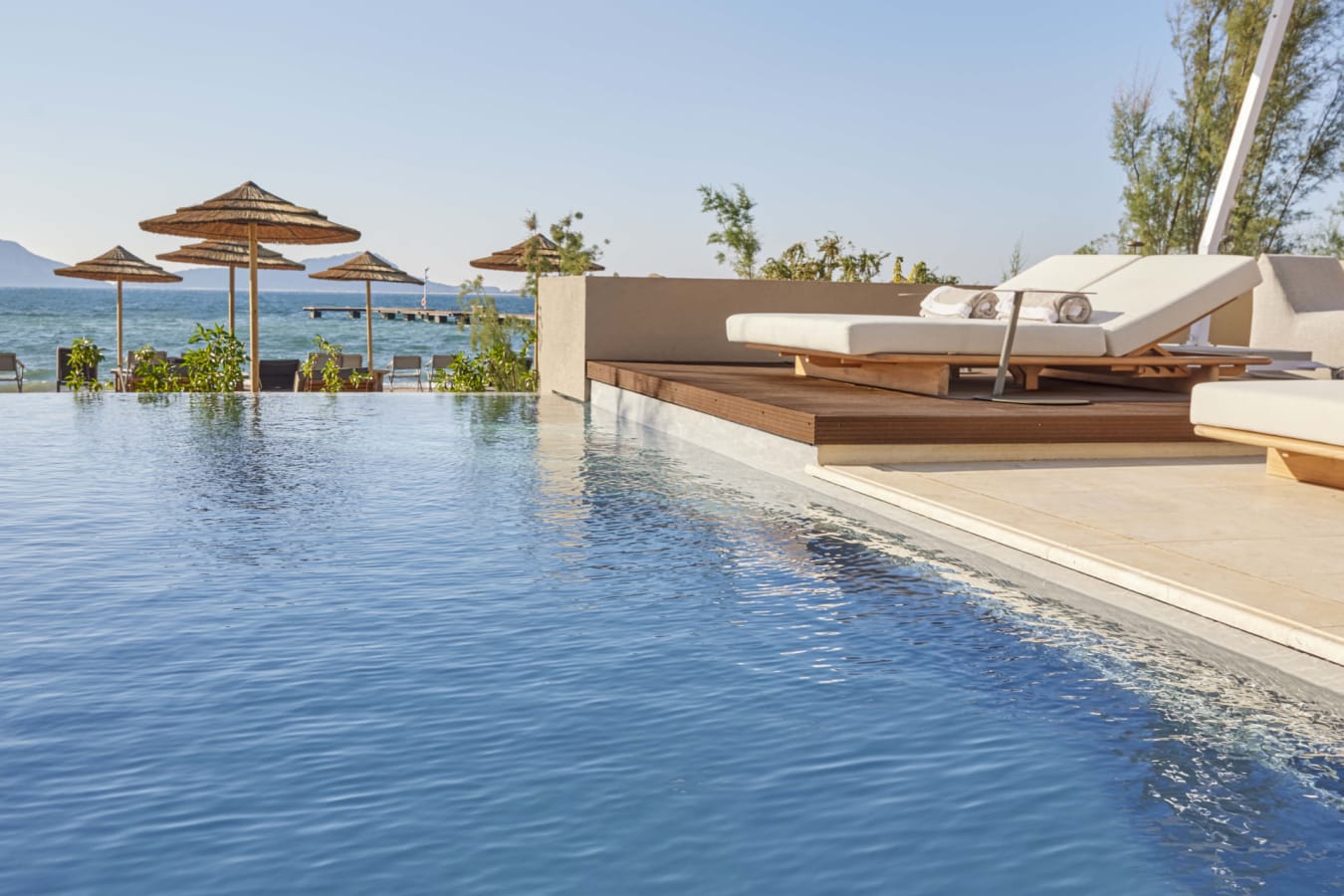 Beachfront Infinity Villapool