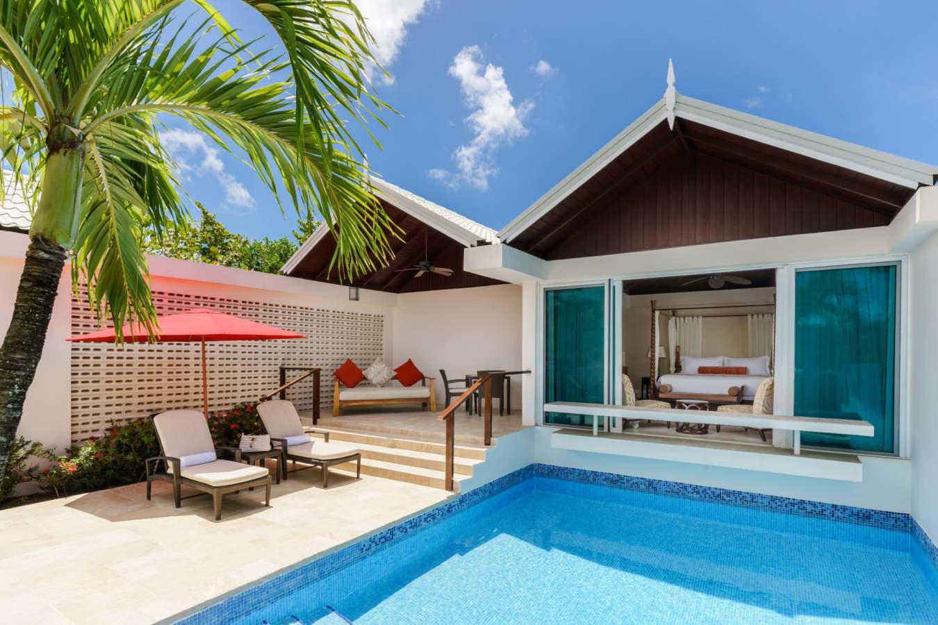 Luxury Almond Pool Suite exterior