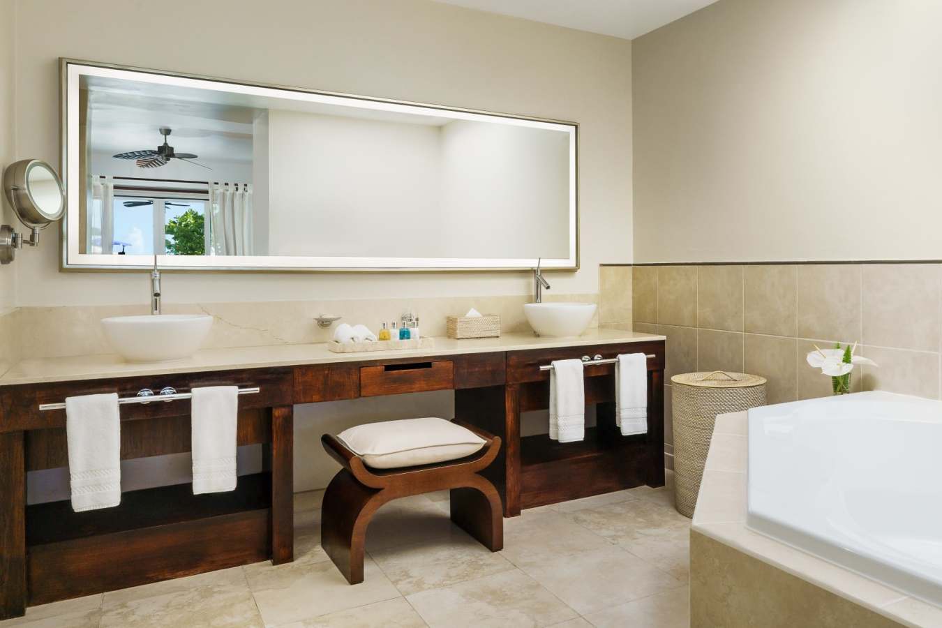 Royal Cinnamon and Saffron Beach Suites Bathroom 