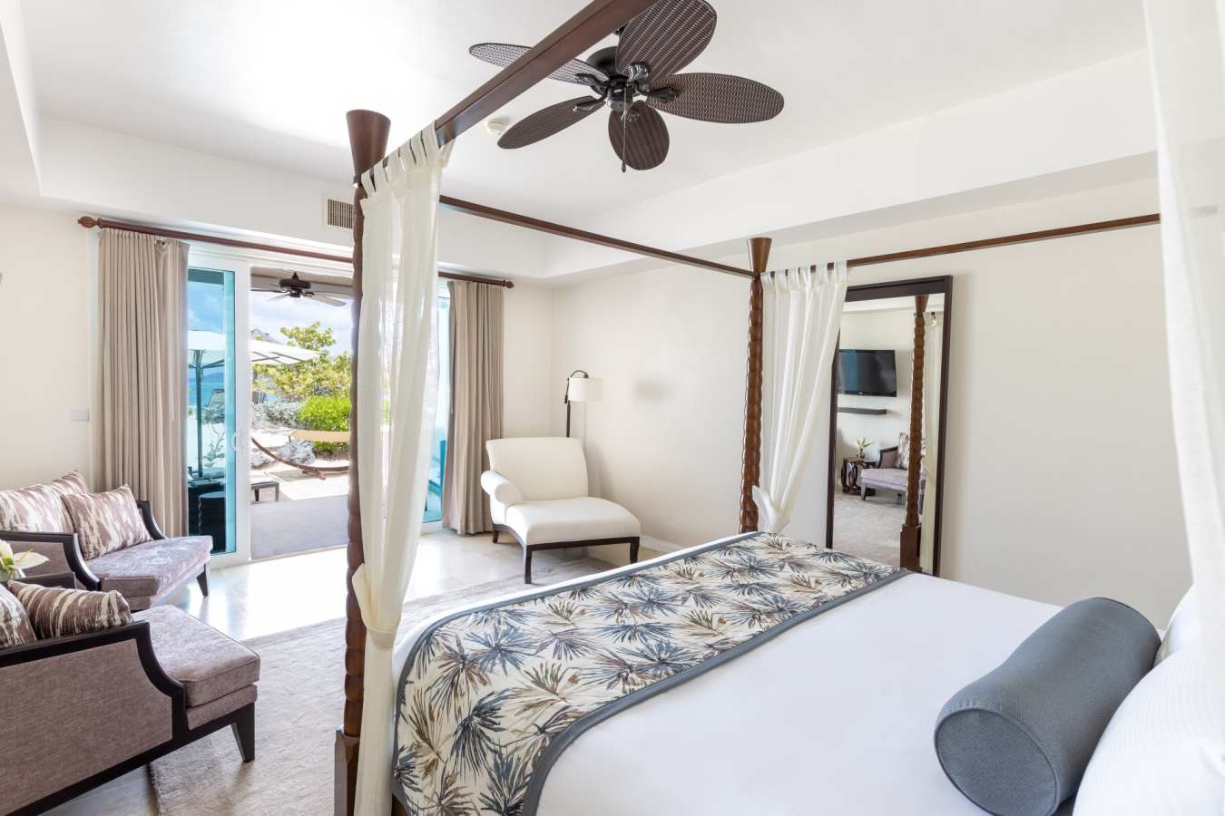 Royal Cinnamon and Saffron Beach Suites 