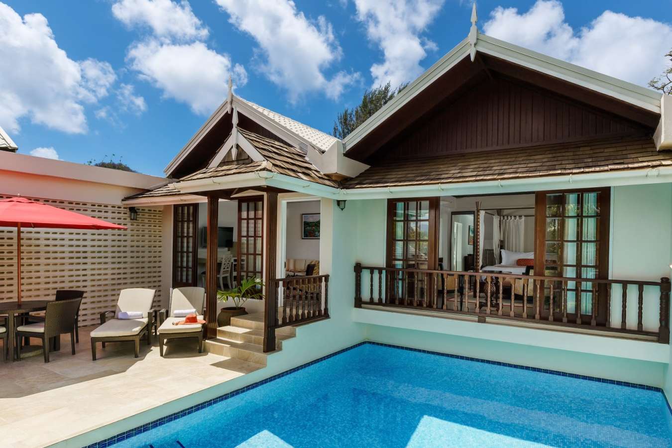 Royal Collection Pool Suites Exterior 