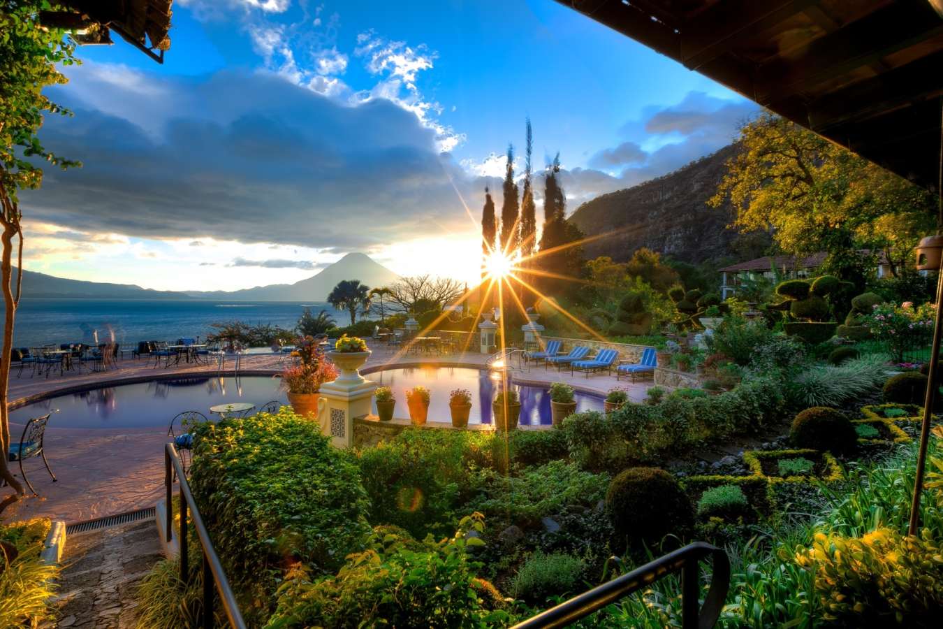 Gardens and views - Hotel Atitlan