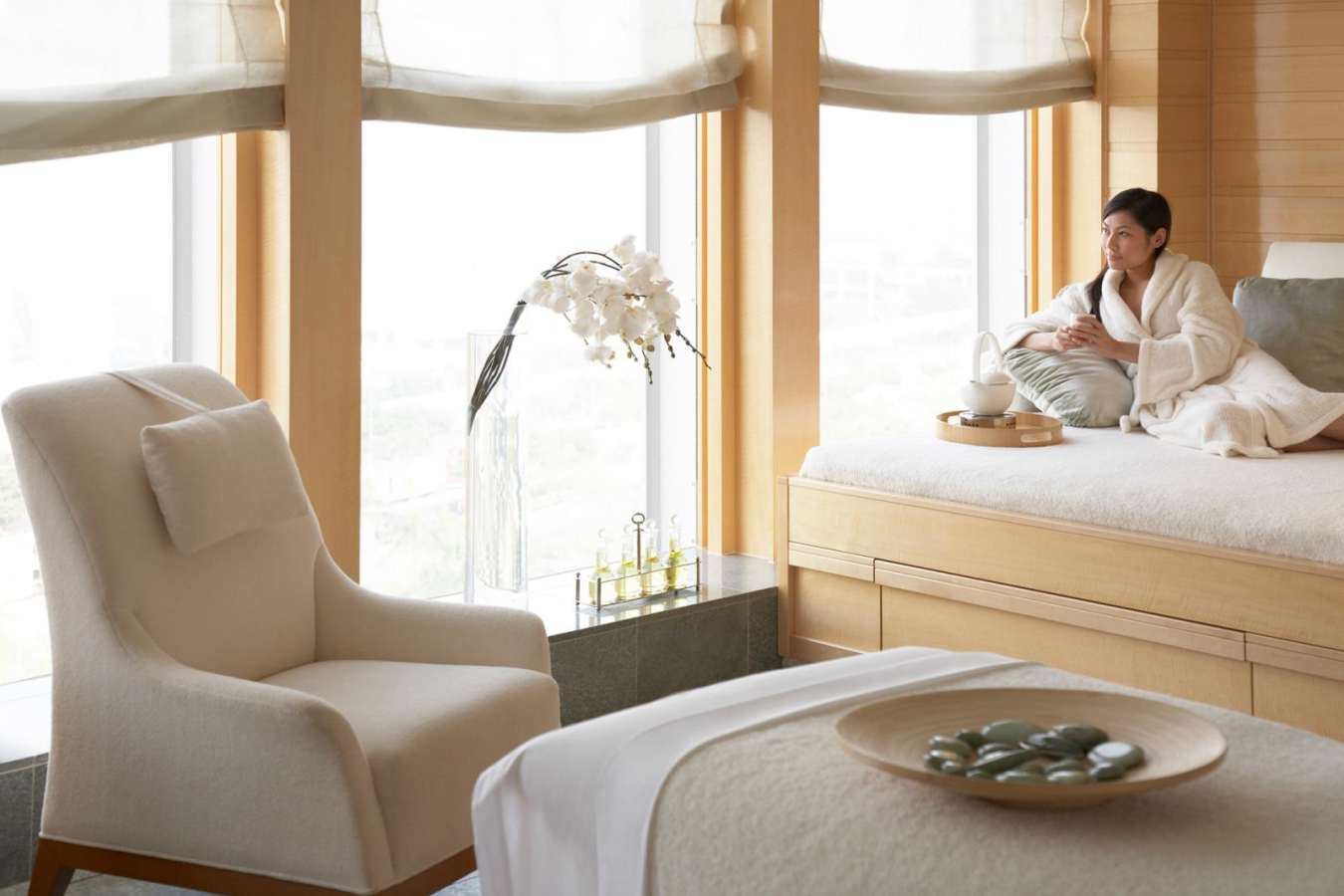 Spa relaxing room - Four Seasons Hong Kong