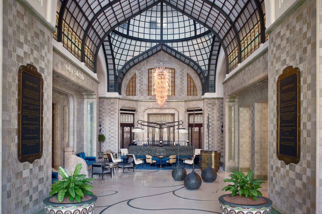Four Seasons Hotel Gresham Palace - lobby 