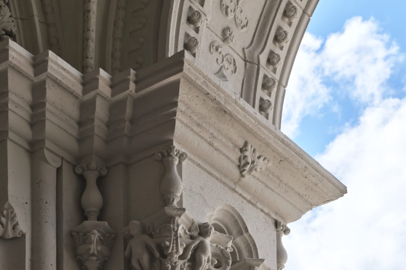 W Budapest - architecture 