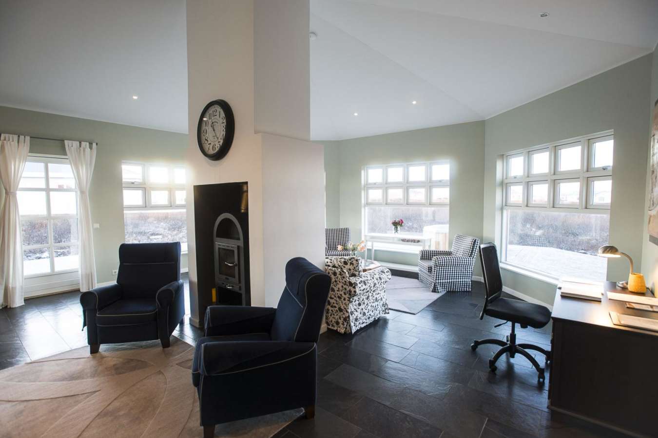 Large apartment living room - Hotel Grimsborgir