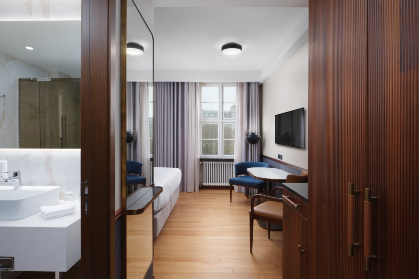 King Superior Overview 