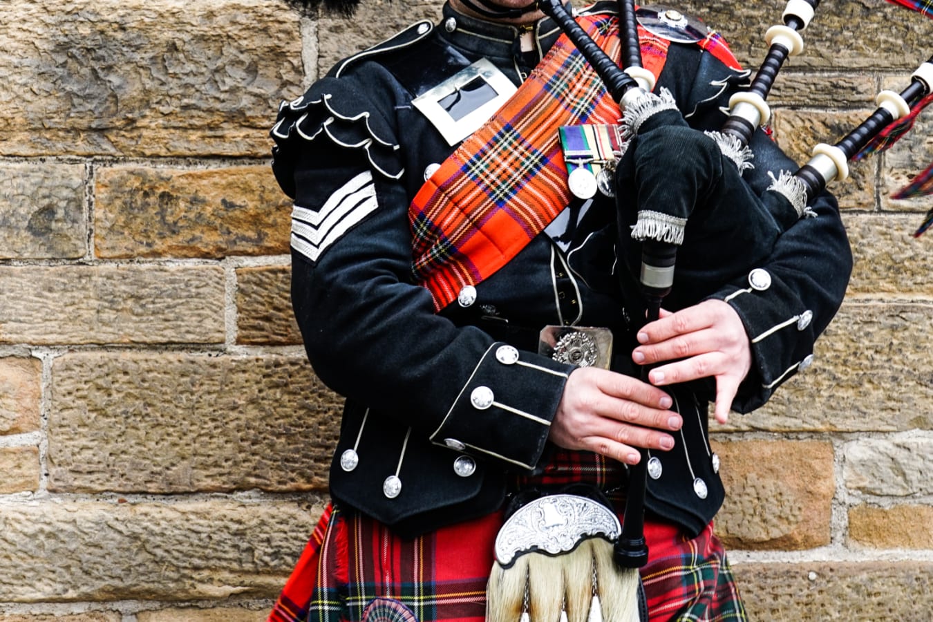 Scotland - Bagpiper 