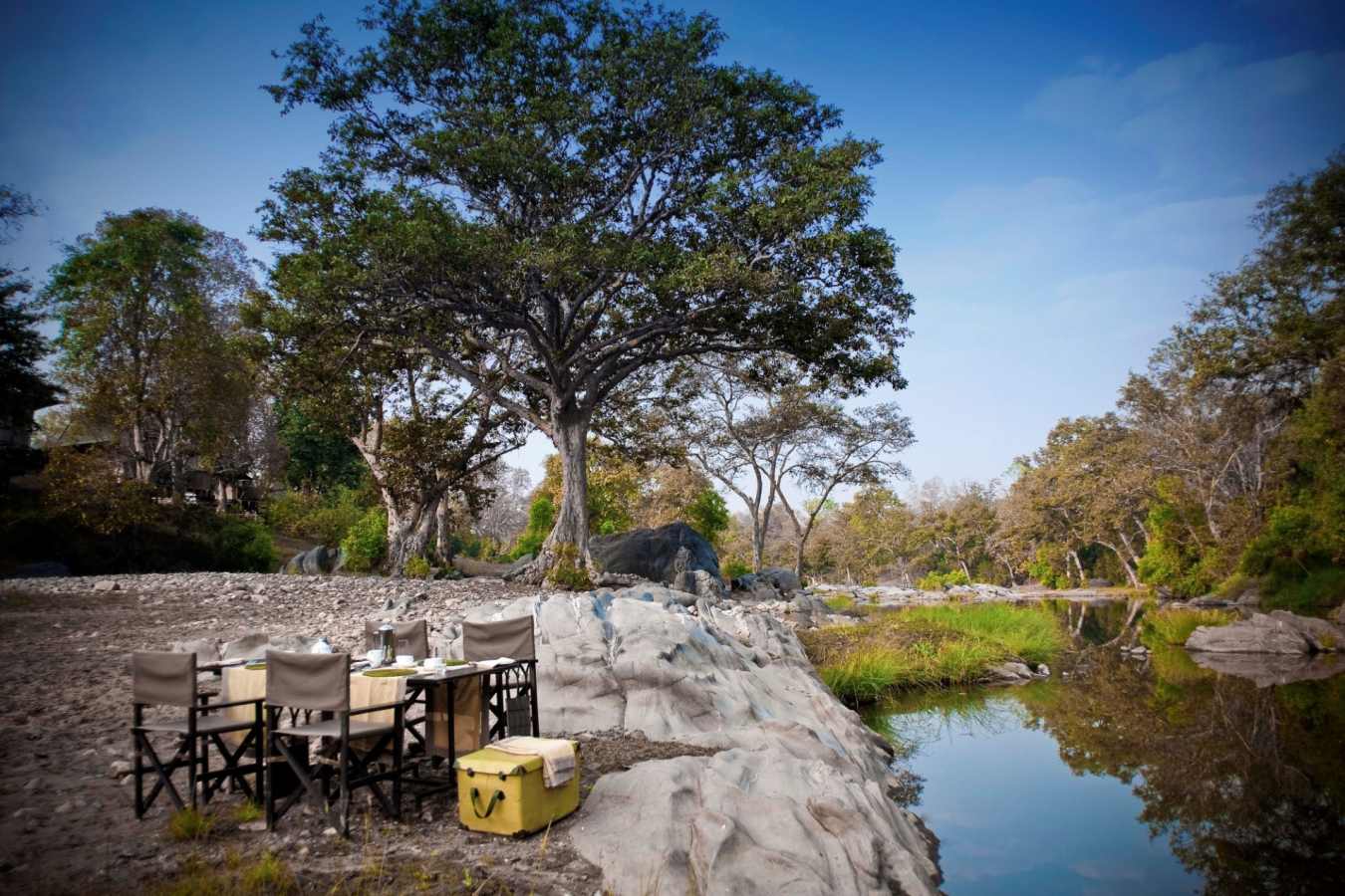 Outdoor Dining Experience - Banjaar Tola