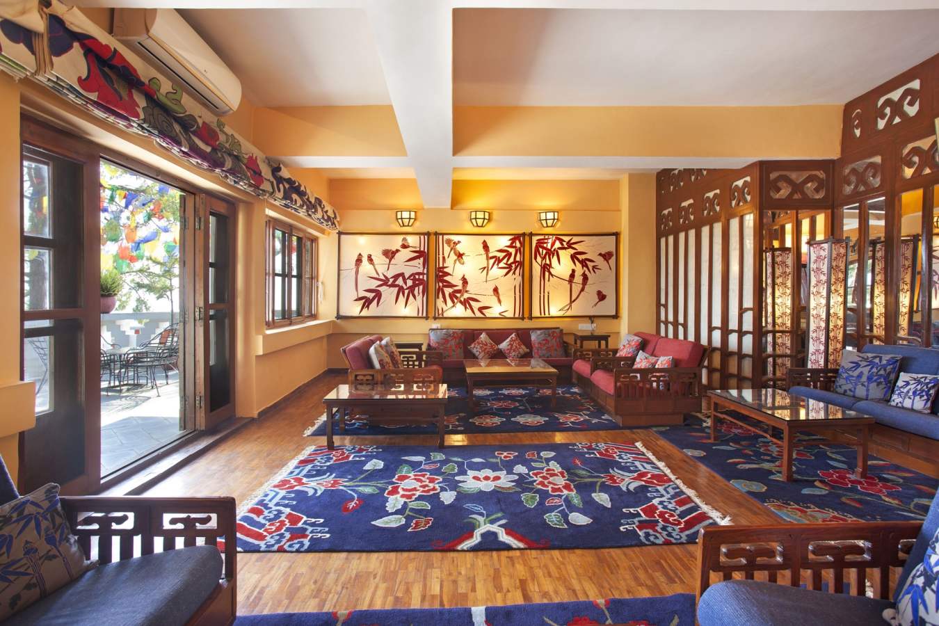 Living Area - Chonor House