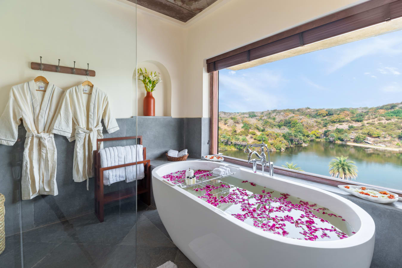 Bathroom - Chunda Shikar Oudi 