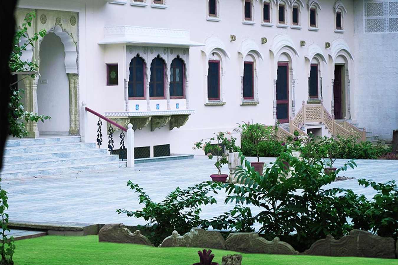 Courtyard - Dera Mandawa